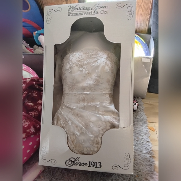 Maggie Sottero - Haute Couture Elegant Wedding Gown. - Picture 5 of 14